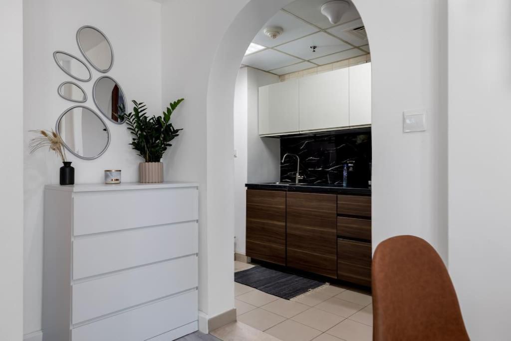 Waves Homes - Cozy & Fully Furnished In Sports Apartment