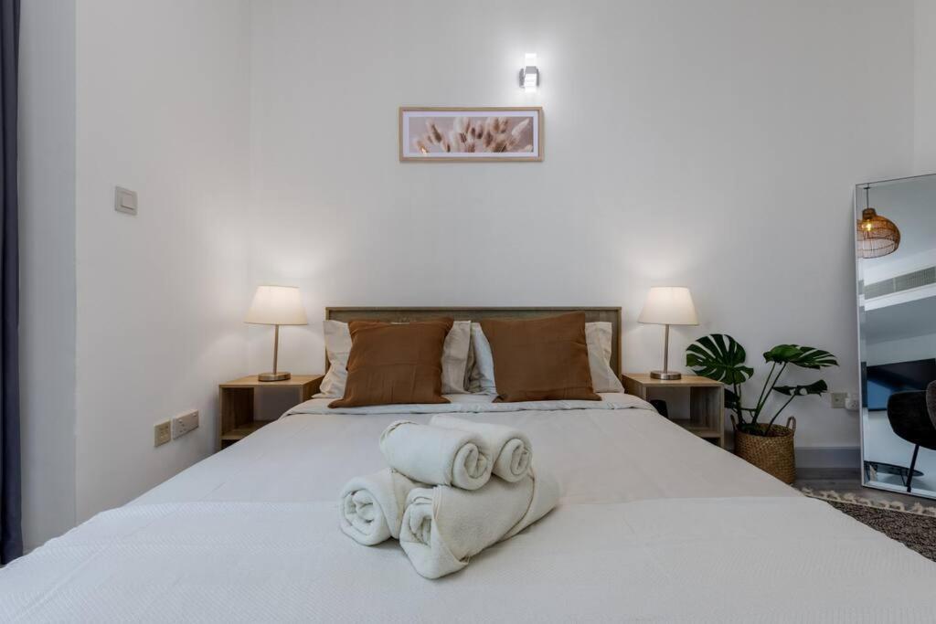 Apartment Waves Homes - Cozy & Fully Furnished In Sports